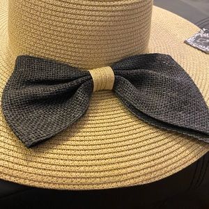 Straw beach hat